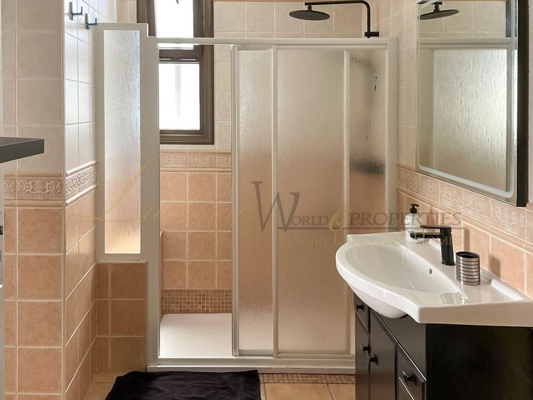 Apartment for Sale in Playa De Las Americas, Tenerife, España 13