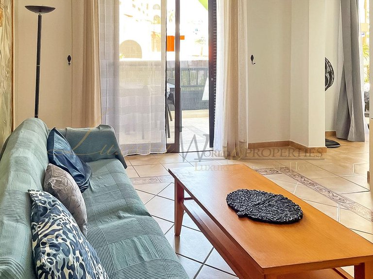 Apartment for Sale in Playa De Las Americas, Tenerife, España 3