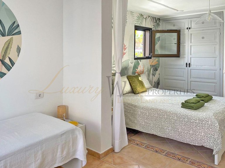 Apartment for Sale in Playa De Las Americas, Tenerife, España 10