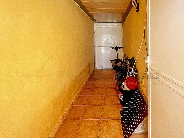 Town House for Sale in Costa Adeje, Tenerife, España 36