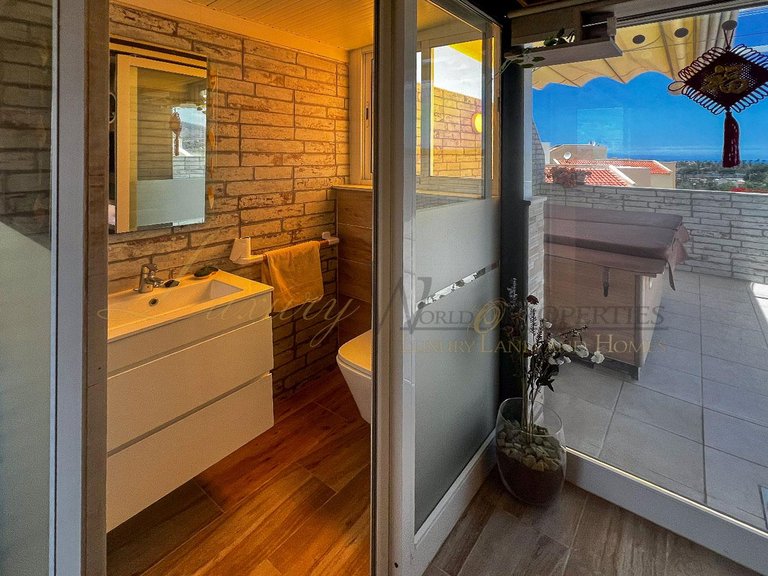 Town House for Sale in Costa Adeje, Tenerife, España 22