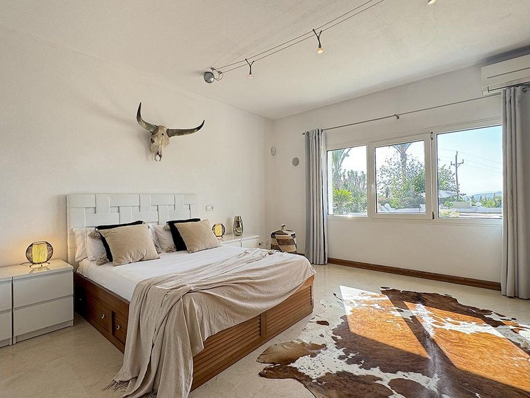 Villa for Sale in Cap Martinet, Balearic Islands 26