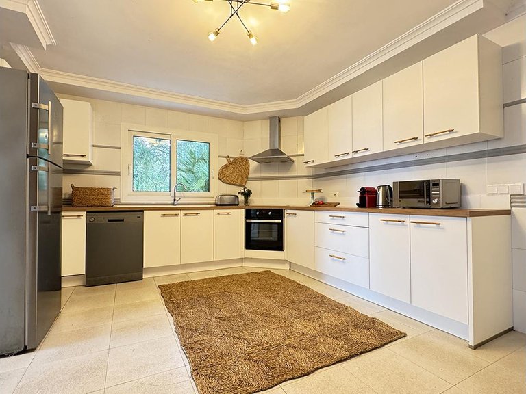 Villa for Sale in Cap Martinet, Balearic Islands 15