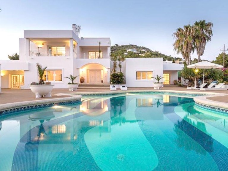 Villa for Sale in Cap Martinet, Balearic Islands 3