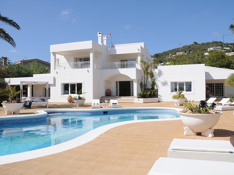Villa for Sale in Cap Martinet, Balearic Islands 1