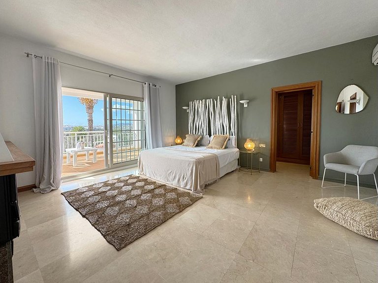 Villa for Sale in Cap Martinet, Balearic Islands 17