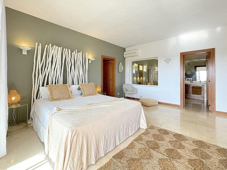 Villa for Sale in Cap Martinet, Balearic Islands 18