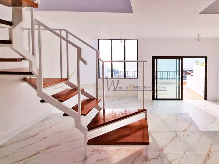 Apartment for Sale in Los Gigantes, Tenerife, España 5