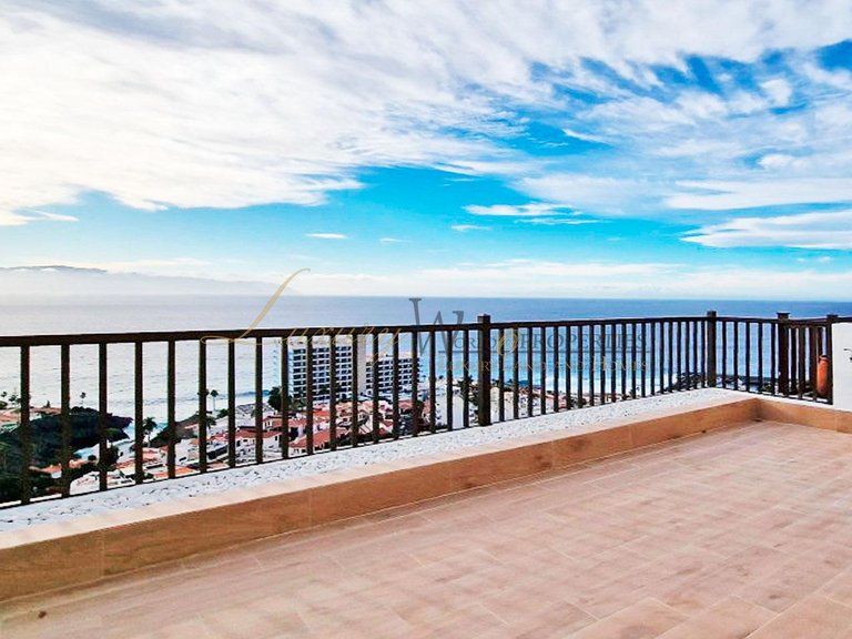 Apartment for Sale in Los Gigantes, Tenerife, España 3