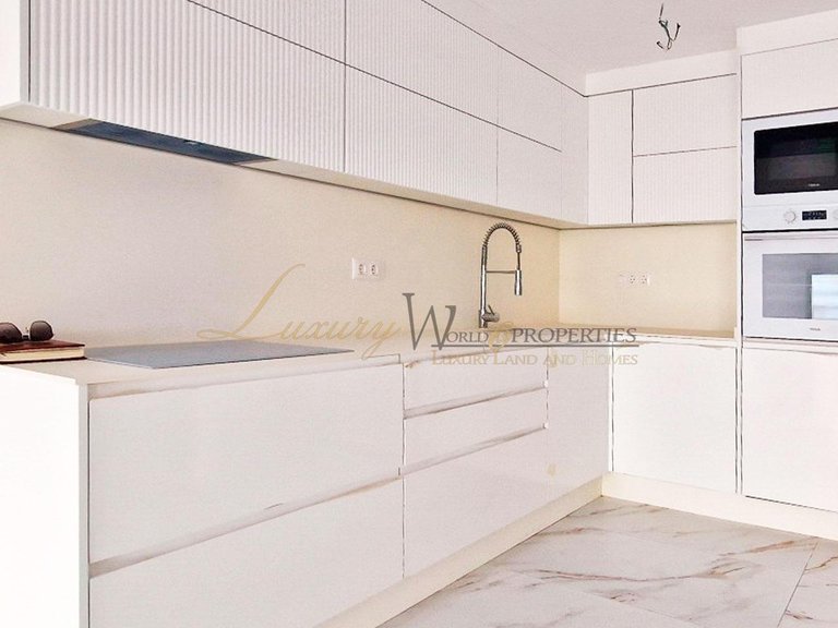 Apartment for Sale in Los Gigantes, Tenerife, España 8