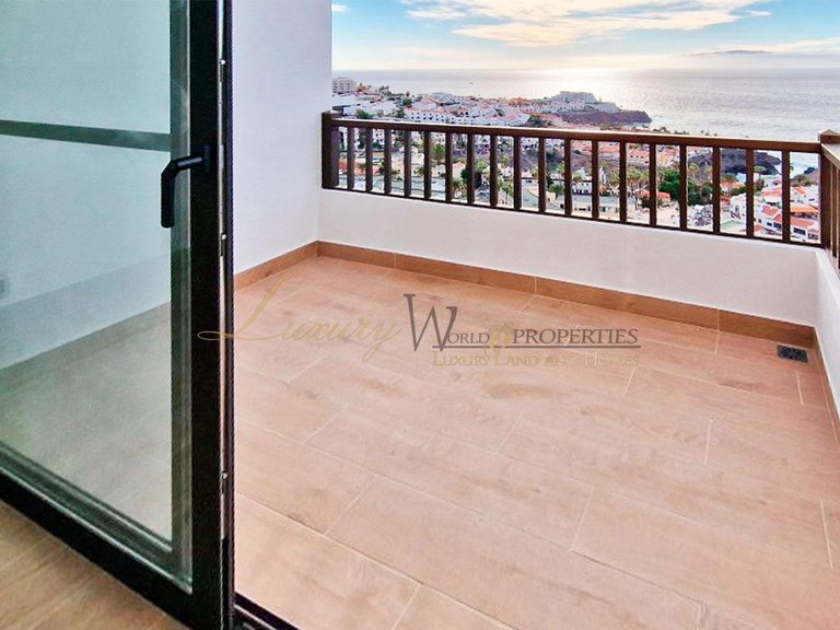 Apartment for Sale in Los Gigantes, Tenerife, España 12