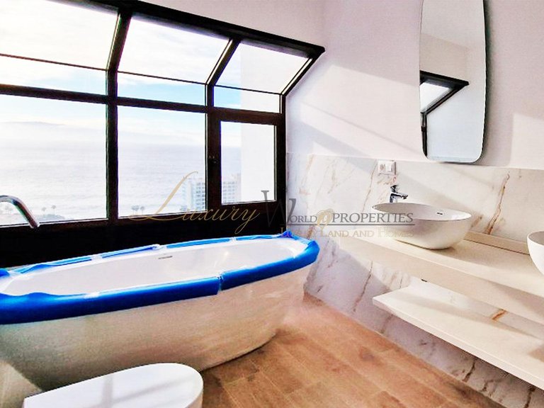 Apartment for Sale in Los Gigantes, Tenerife, España 19