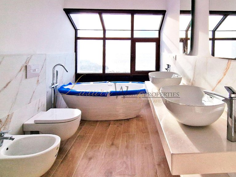 Apartment for Sale in Los Gigantes, Tenerife, España 18