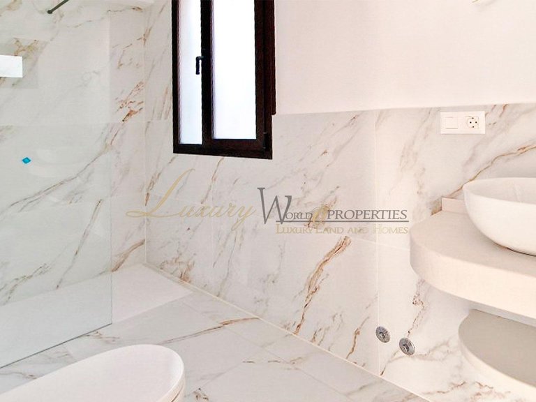 Apartment for Sale in Los Gigantes, Tenerife, España 21