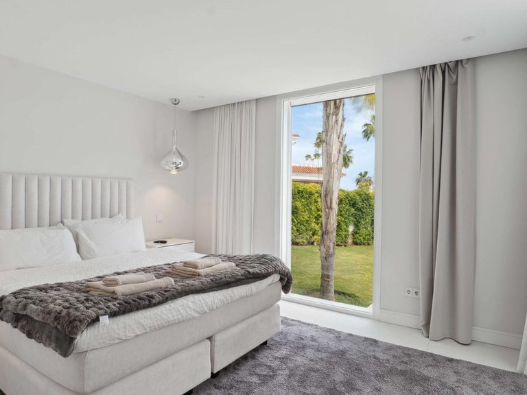 Villa for Sale in Marbella, Malaga 8