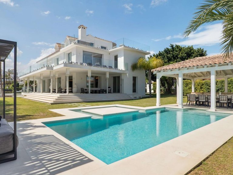 Villa for Sale in Marbella, Malaga 2