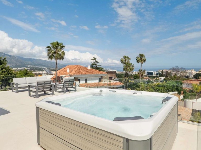 Villa for Sale in Marbella, Malaga 19