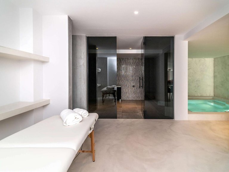 Villa for Sale in Marbella, Malaga 7