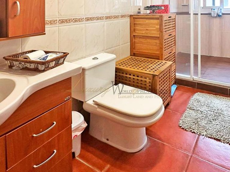 Town House for Sale in Adeje, Tenerife, España 13