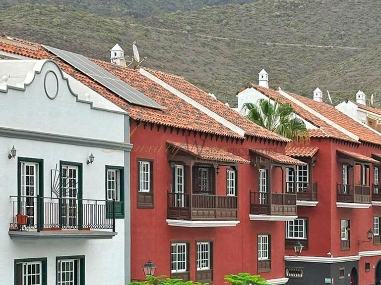 Town House for Sale in Adeje, Tenerife, España 2