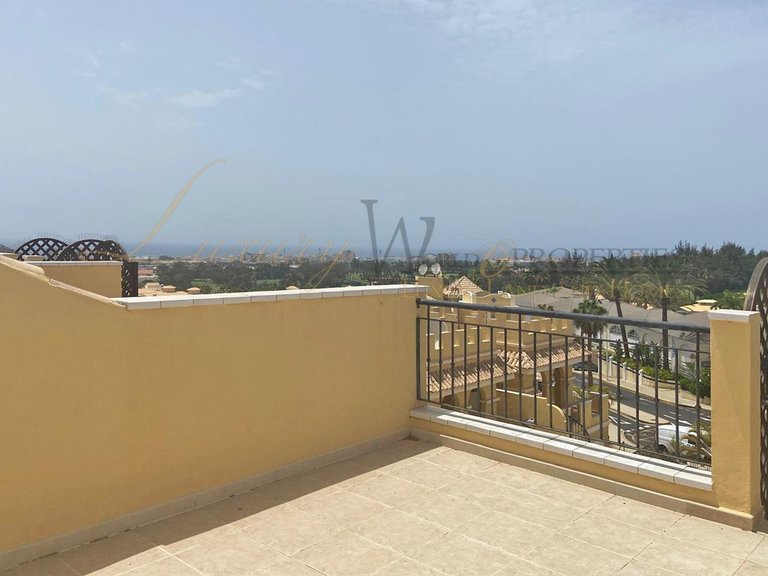 Apartment for Sale in Los Cristianos, Tenerife, España 5