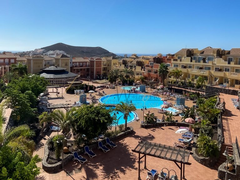 Apartment for Sale in Los Cristianos, Tenerife, España 12