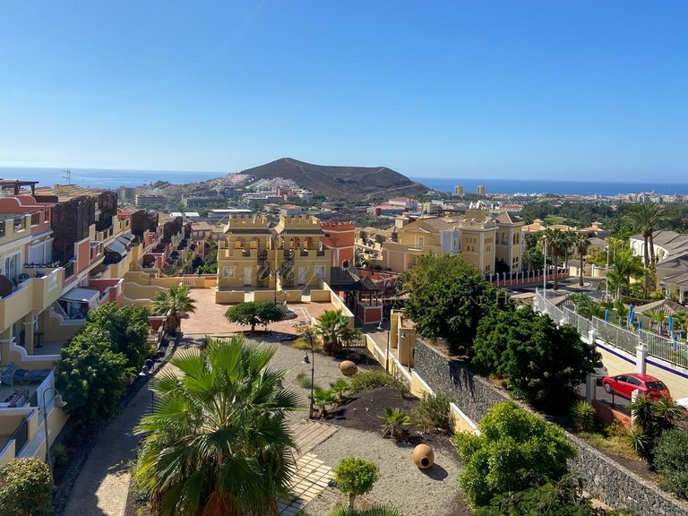 Apartment for Sale in Los Cristianos, Tenerife, España 1