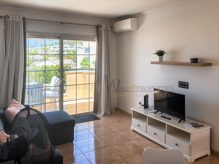 Apartment for Sale in Los Cristianos, Tenerife, España 6