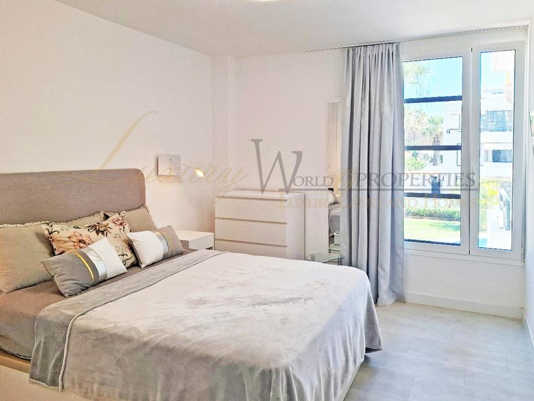 Apartment for Sale in Playa De Las Americas, Tenerife, España 12