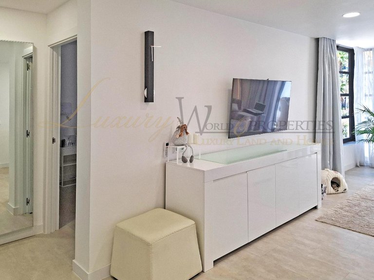 Apartment for Sale in Playa De Las Americas, Tenerife, España 9