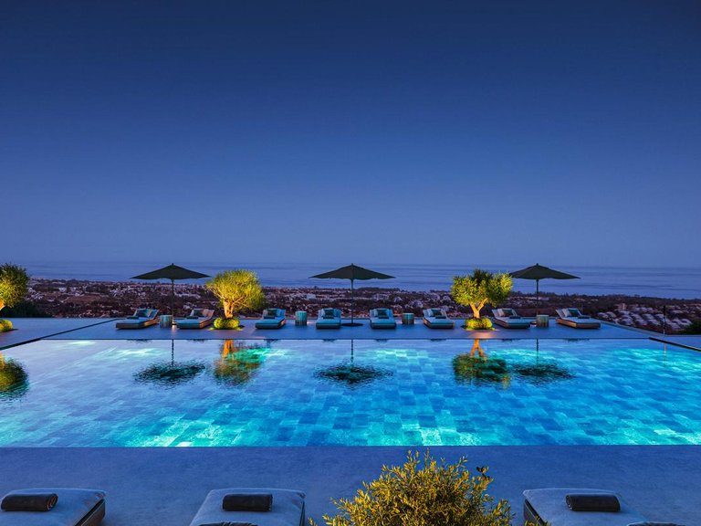 Apartment for Sale in Benahavís, Malaga 16