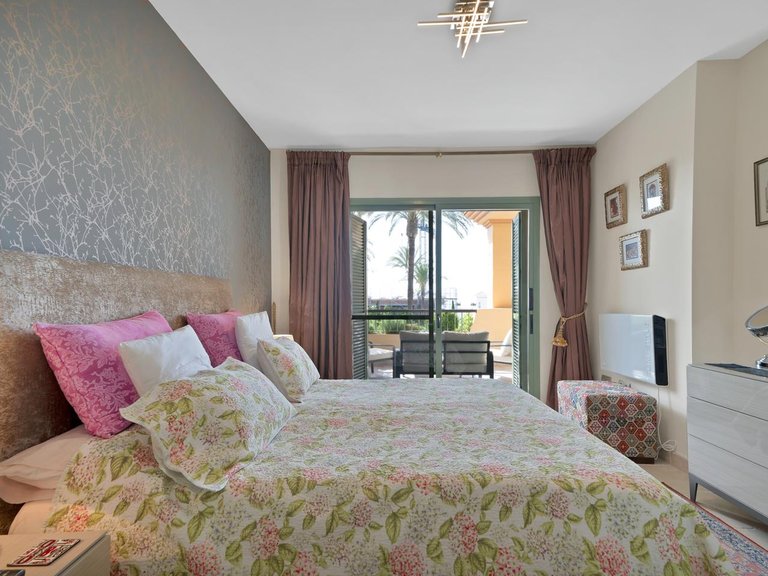 Apartment for Sale in Benahavis, Malaga 44