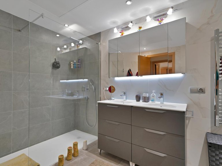 Apartment for Sale in Benahavis, Malaga 14