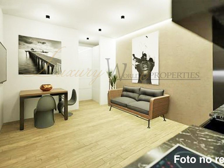 Apartment for Sale in Playa Paraiso, Tenerife, España 3