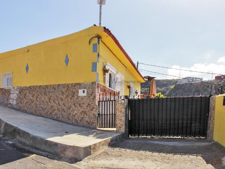 Villa for Sale in Tijoco Bajo, Tenerife, España 2