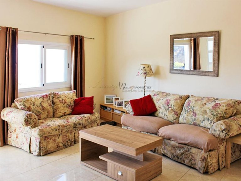 Villa for Sale in Tijoco Bajo, Tenerife, España 6