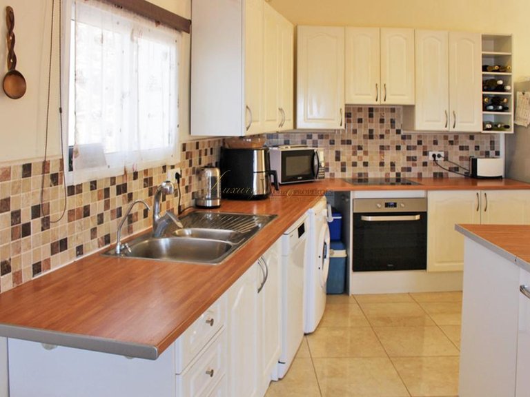 Villa for Sale in Tijoco Bajo, Tenerife, España 8