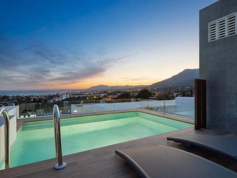 Villa for Sale in Marbella, Malaga 30