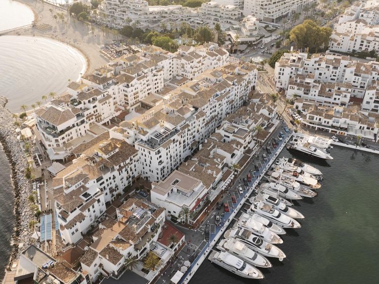 Town House for Sale in Marbella, Malaga 24