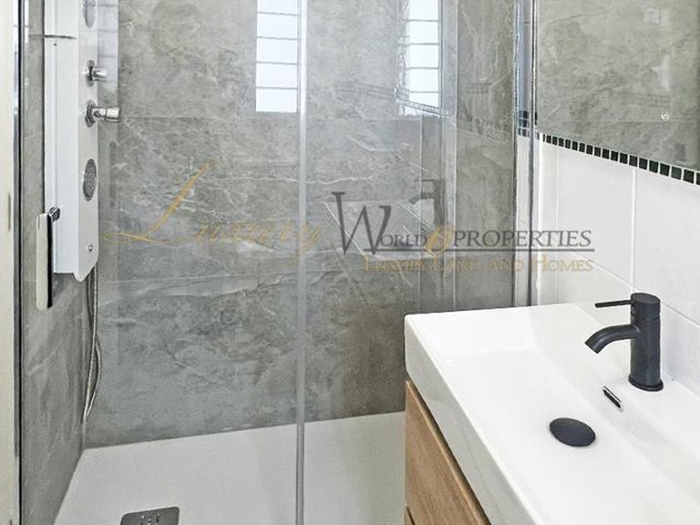 Penthouse for Sale in Costa Adeje, Tenerife, España 28