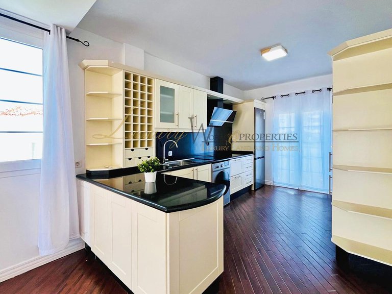 Penthouse for Sale in Costa Adeje, Tenerife, España 10