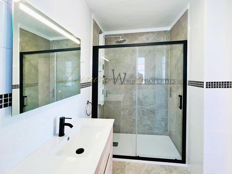 Penthouse for Sale in Costa Adeje, Tenerife, España 18