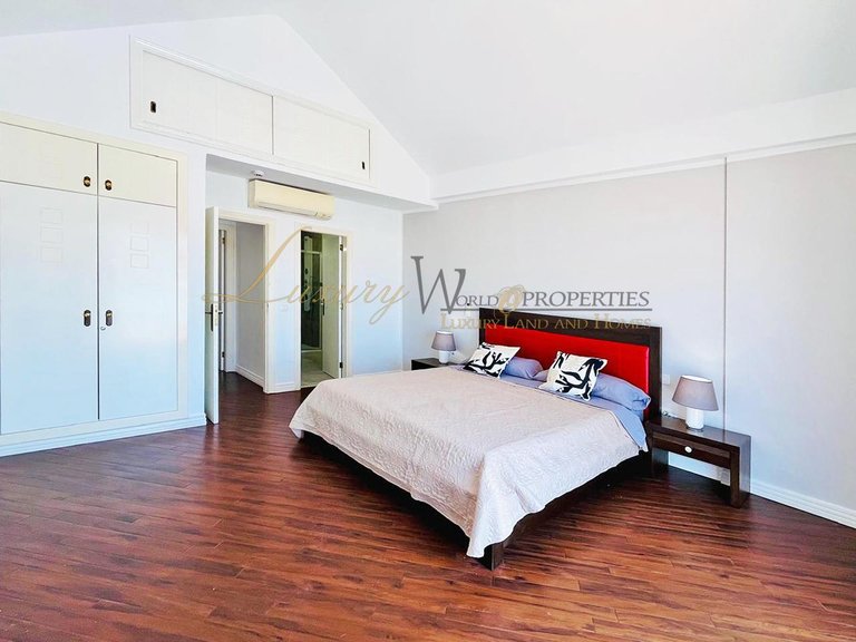 Penthouse for Sale in Costa Adeje, Tenerife, España 26