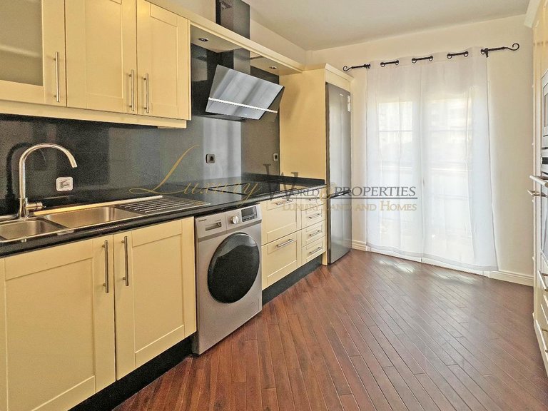 Penthouse for Sale in Costa Adeje, Tenerife, España 11