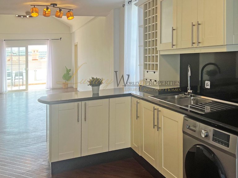 Penthouse for Sale in Costa Adeje, Tenerife, España 14