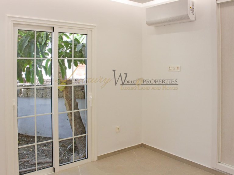 Apartment for Sale in Costa Adeje, Tenerife, España 8