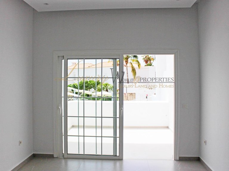 Apartment for Sale in Costa Adeje, Tenerife, España 6