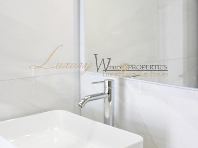 Apartment for Sale in Costa Adeje, Tenerife, España 11