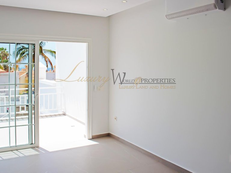 Apartment for Sale in Costa Adeje, Tenerife, España 6