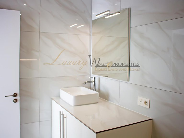 Apartment for Sale in Costa Adeje, Tenerife, España 16